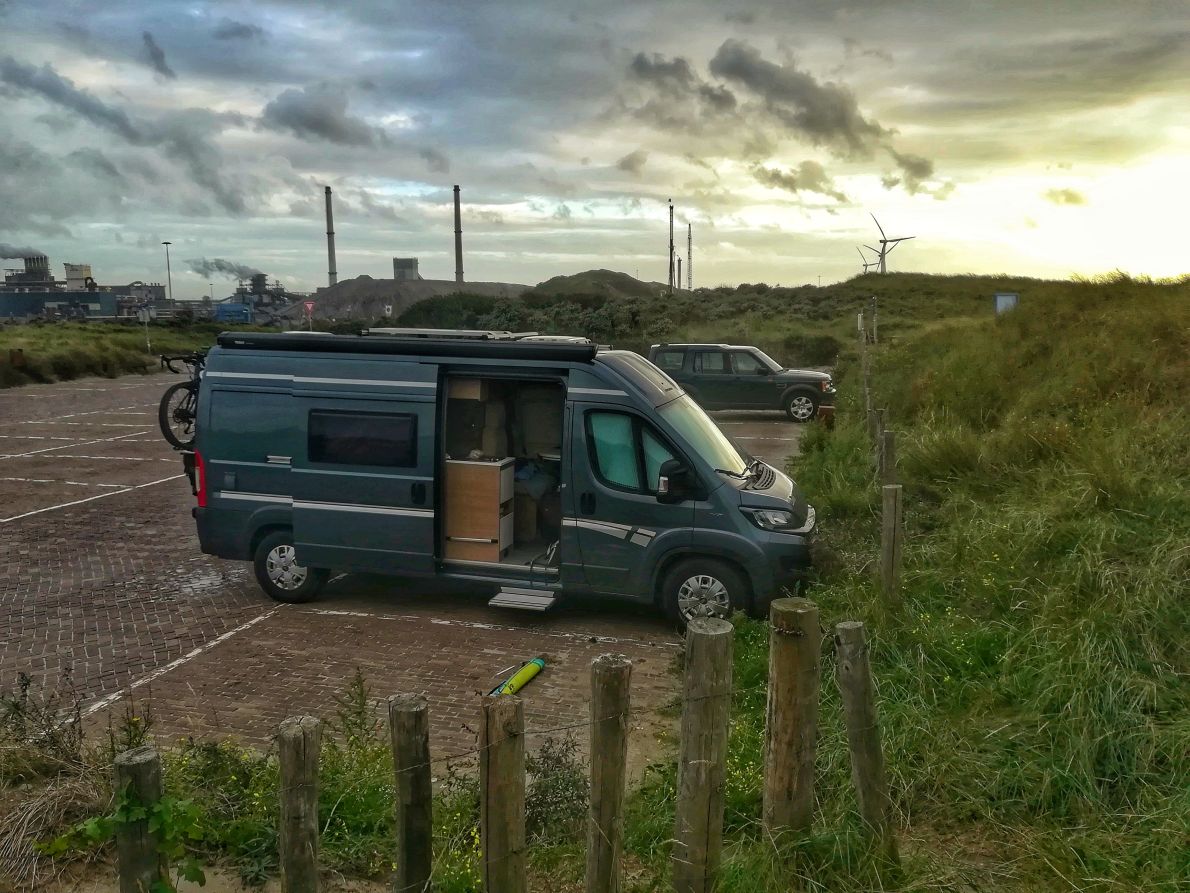 Parking at Kite Beach.